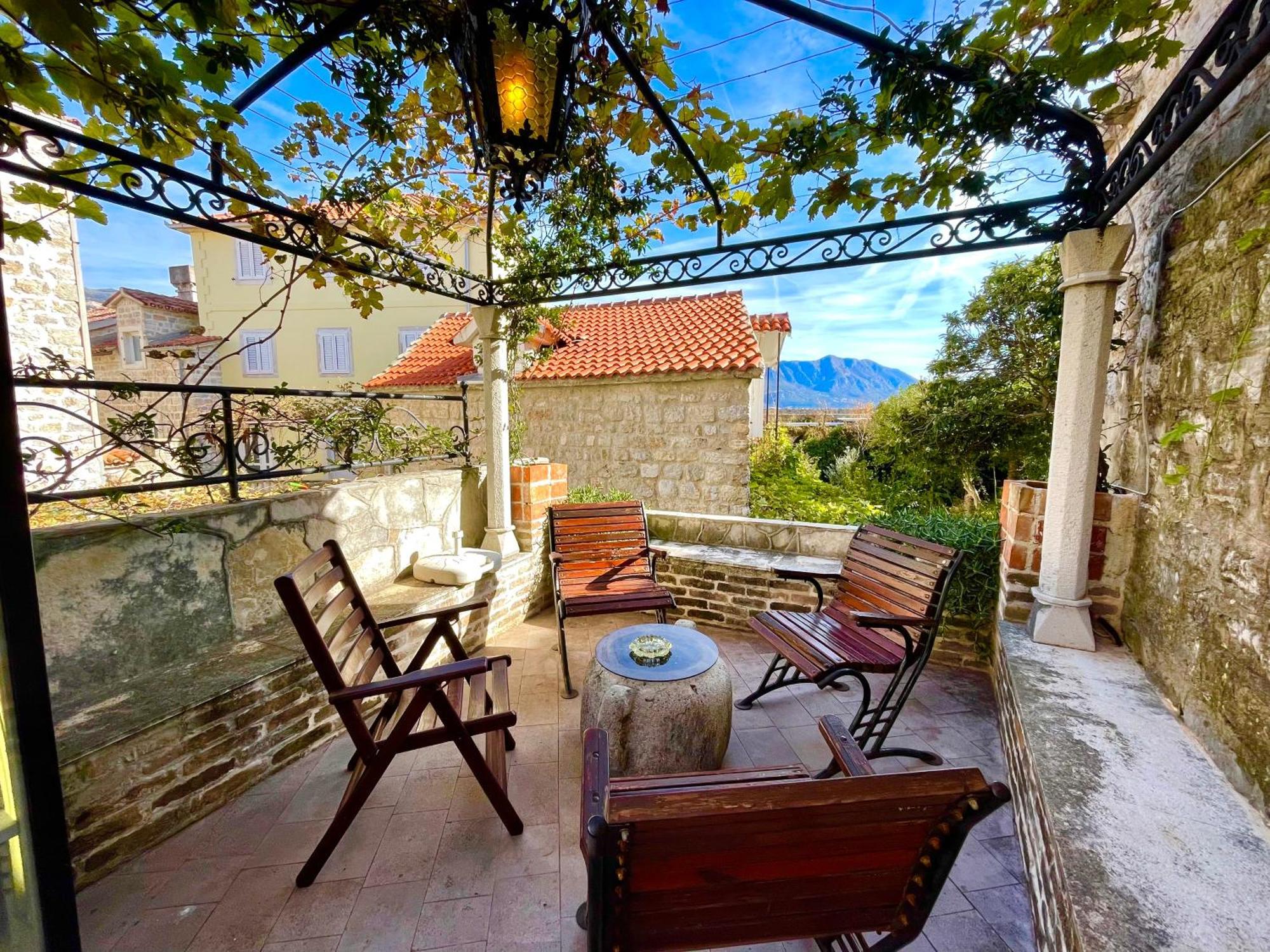 Old Town House With Private Garden Apartment Budva Exterior photo
