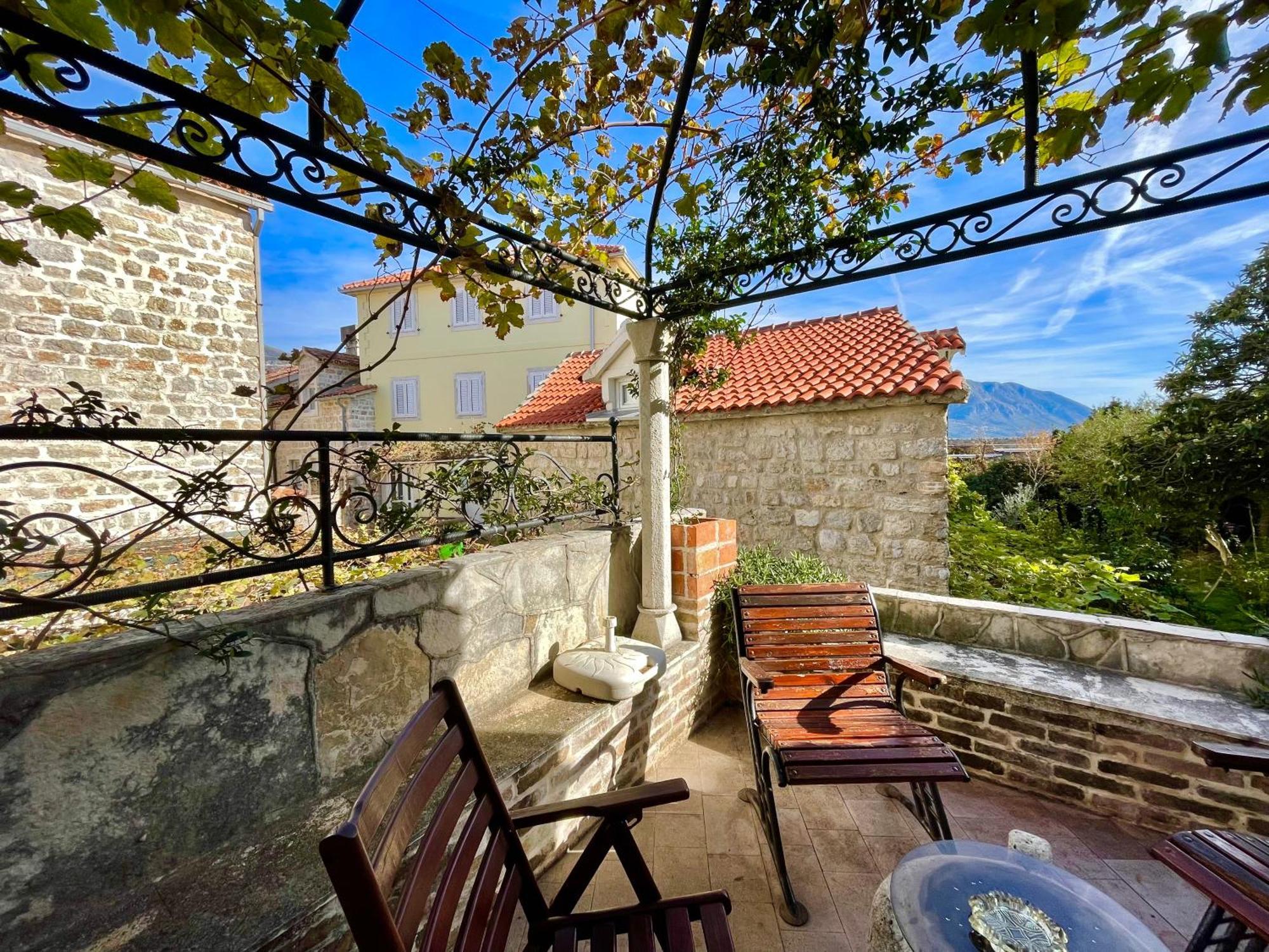 Old Town House With Private Garden Apartment Budva Exterior photo