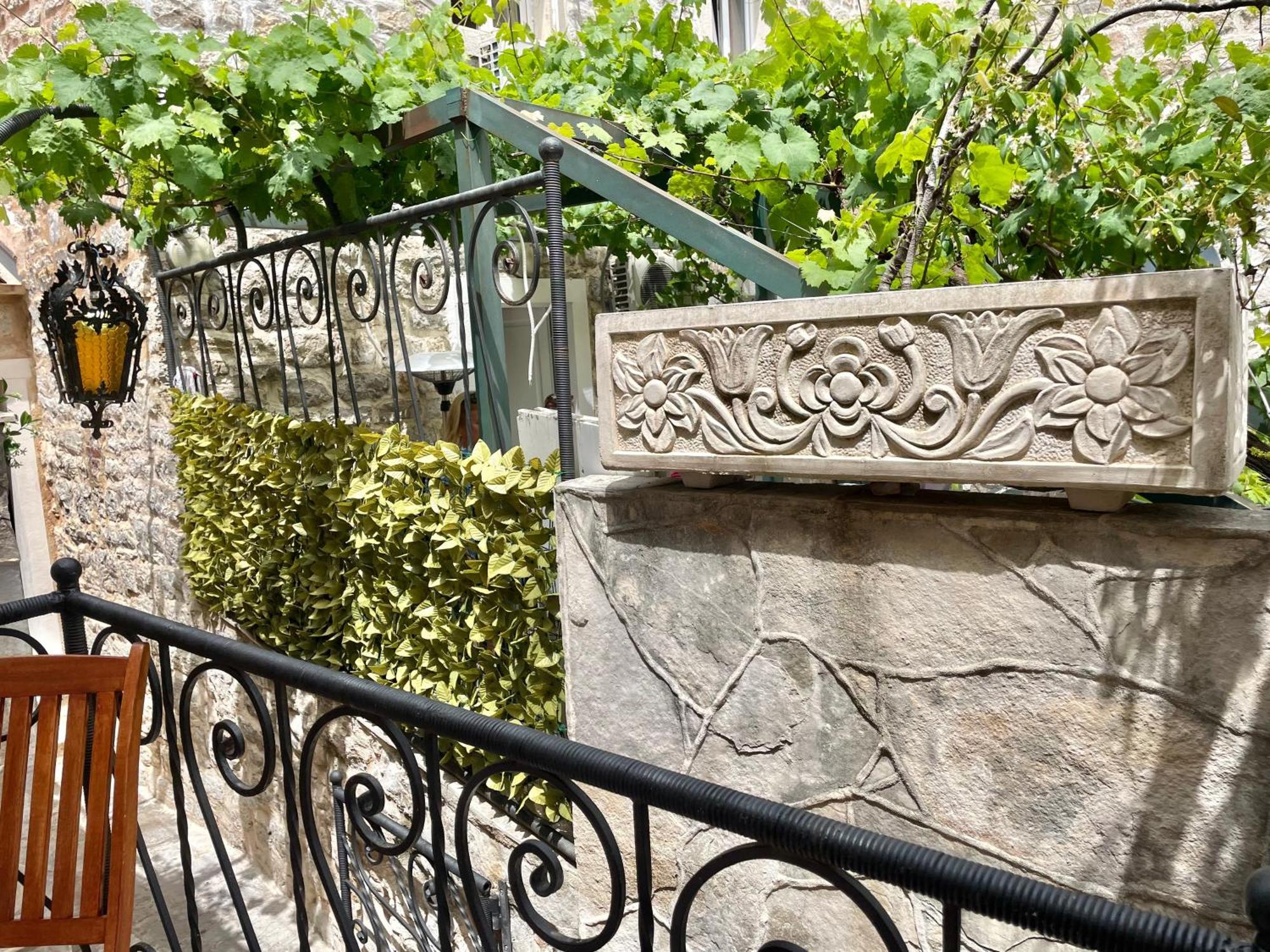 Old Town House With Private Garden Apartment Budva Exterior photo